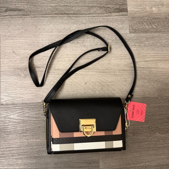 Handbags - Chic Black and Tan Crossbody Bag
